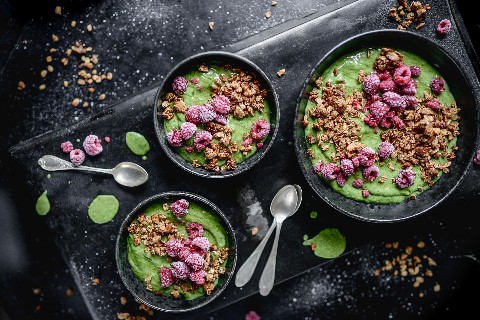 Mango-Avocado Smoothie Bowl