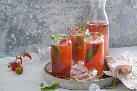 Cocktail alle fragole e basilico thai
