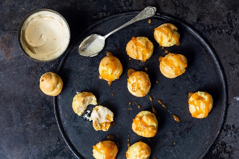 Profiteroles con caramello all’arancia
