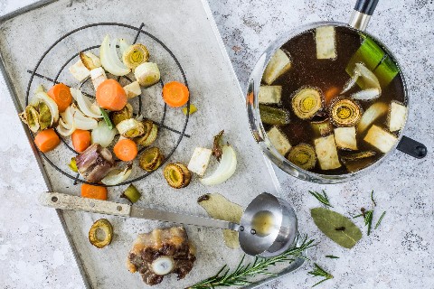 Bouillon für Fondue chinoise