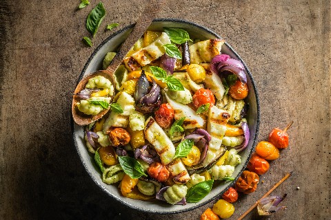 Salade de pâtes au fromage grillé