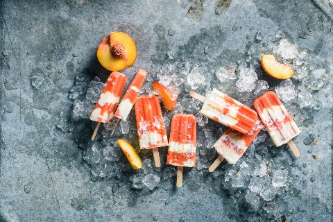 Bâtonnets glacés au pêche-crème acidulée
