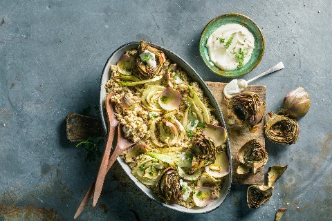 Quinoasalat mit Artischocken und Fenchel