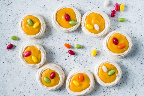 Coconut meringue nests