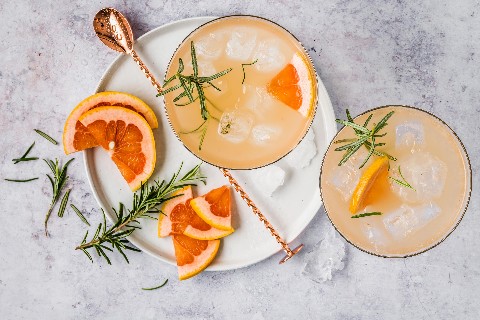 Grapefruit & rosemary spritzer