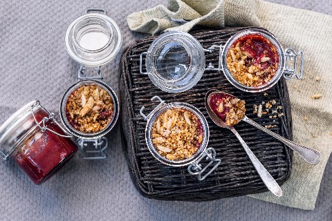 Compote de pruneaux garnie de frisure