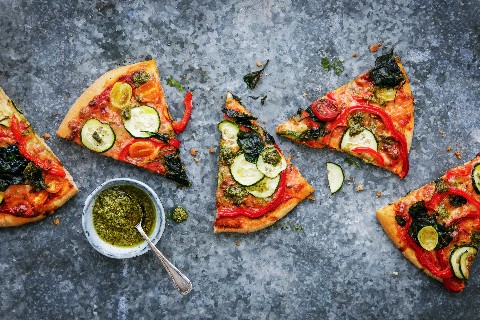 Pizza mit Gemüse