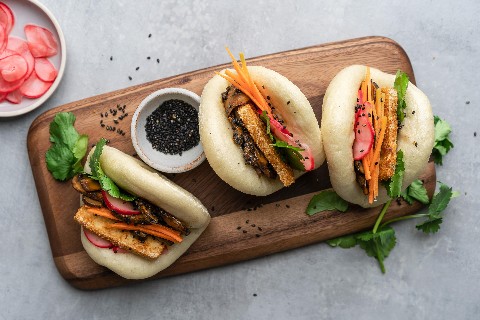 Vegane Bao Buns mit Tofu und Pilzen