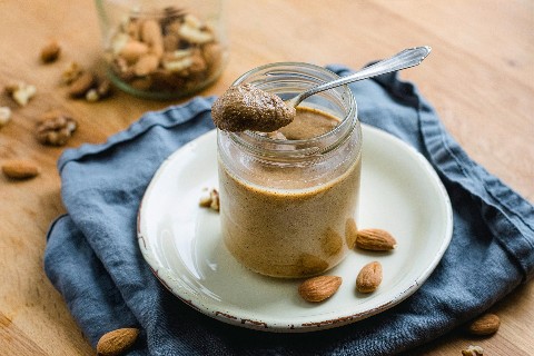 Burro di noci aromatizzato al chai
