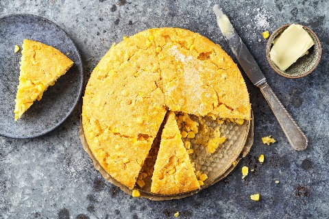 Cornbread aux grains de maïs