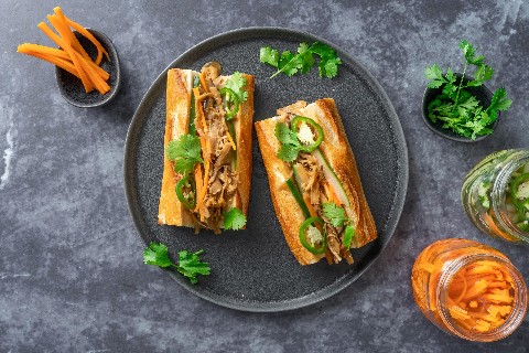 Veganes Bánh Mì mit Pilzen