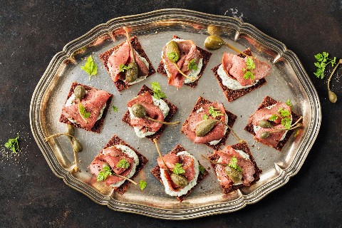 Stuzzichini di roast-beef e barbabietole