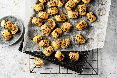 Saucisse aux épices en croûte
