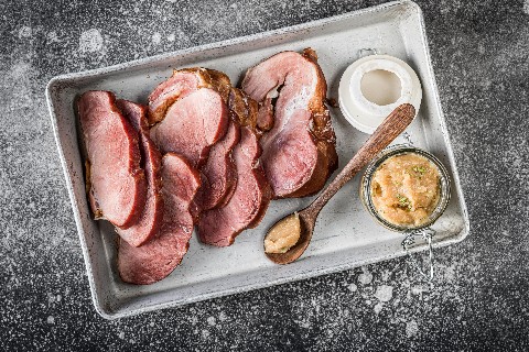 Spalletta con composta di mele cotogne