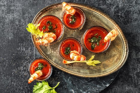 Shot de tomates aux crevettes