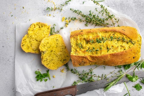 Pane veloce alle erbe e allo zafferano