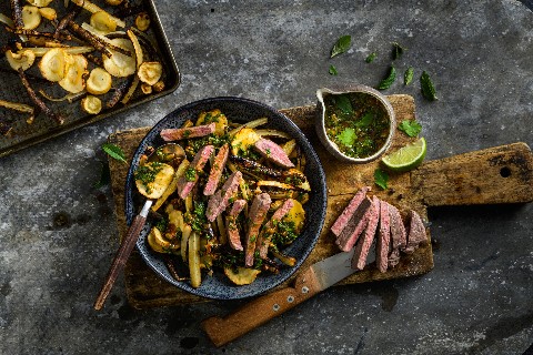 Wurzelgemüsesalat mit Rindfleischstreifen
