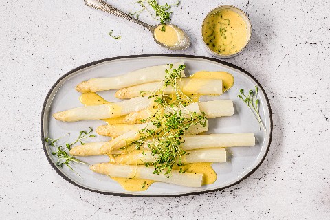 Spargeln mit Kresse-Hollandaise