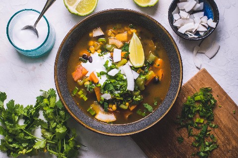 Scharfe mexikanische Bohnensuppe