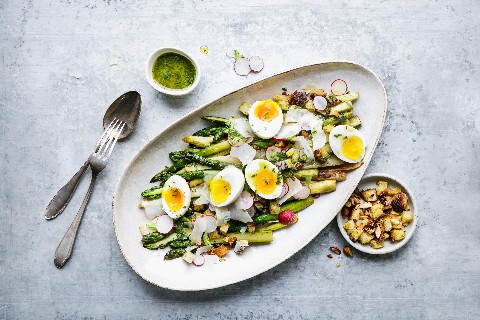 Gebratener Spargelsalat mit Eier