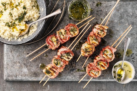 Brochettes de noix de Saint-Jacques et risotto