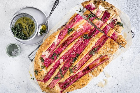 Focaccia à la rhubarbe
