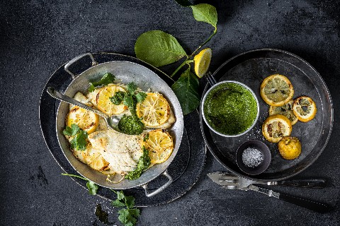 Orata con salsa di coriandolo piccante