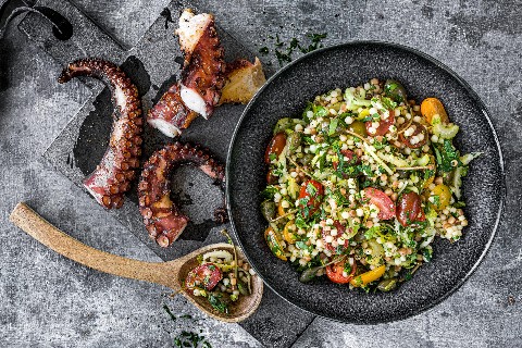 Grillierter Pulpo mit Fregola Sarda