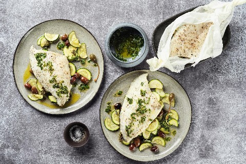 Orata al cartoccio con zucchine