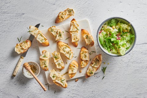 Baguette con chèvre chaud