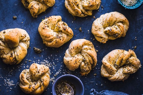Pesto buns