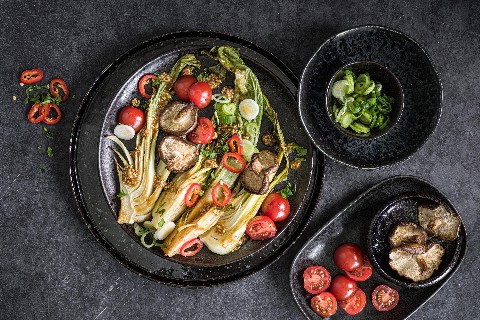 Insalata di pak choi con funghi shii-take