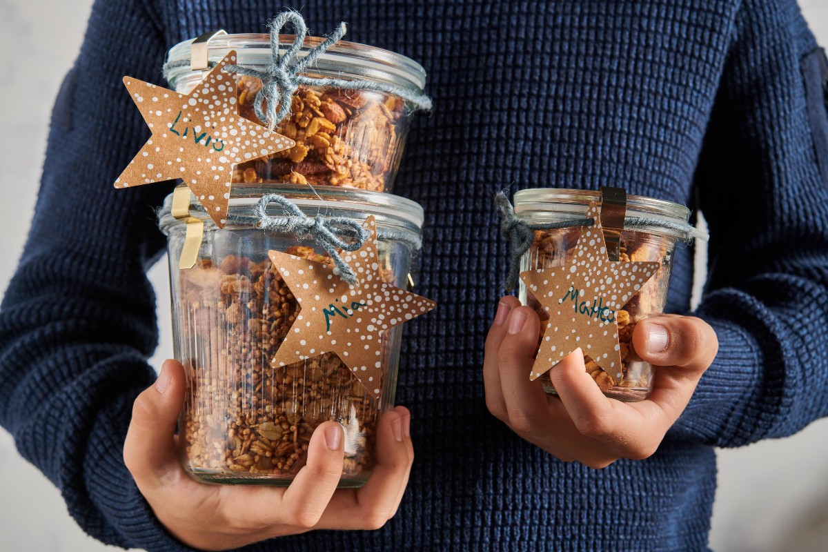 Oat and apple granola - Recipes | little FOOBY
