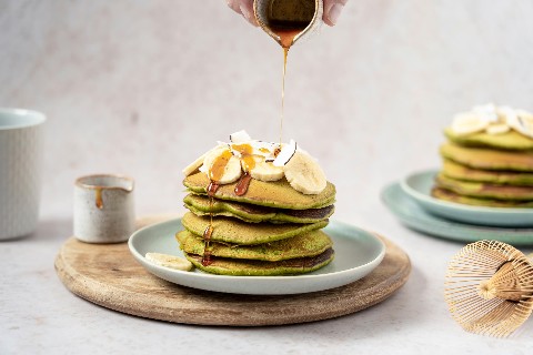 Vegane Vanille-Matcha-Pancakes