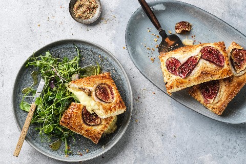 Feuilletés à la raclette et aux figues
