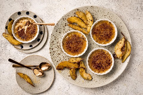 Pere e crème brûlée al chai