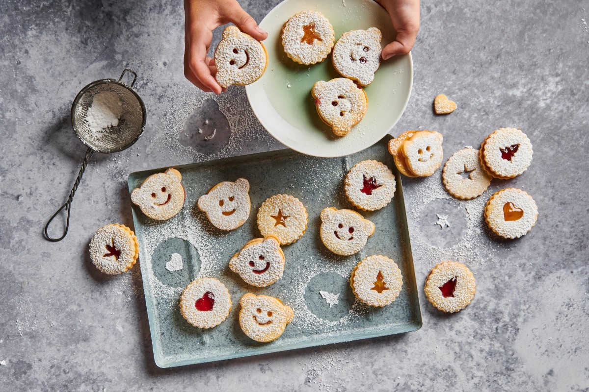 Jammy dodgers - Recipes | little FOOBY
