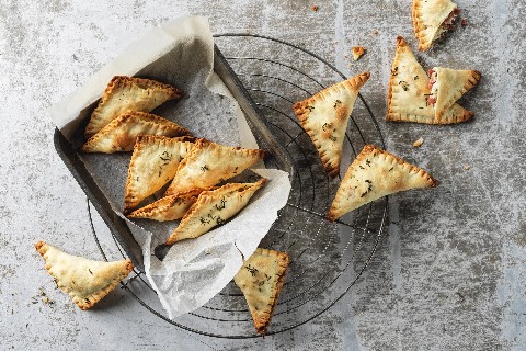 Goat's cheese bites with thyme