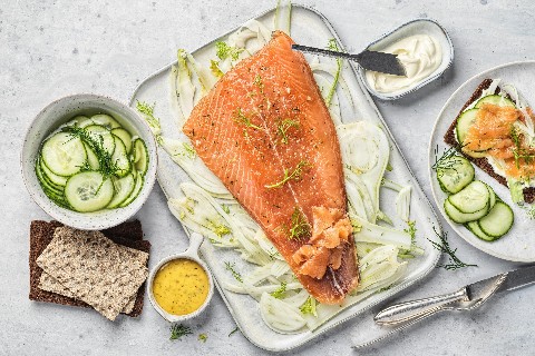 Saumon mariné au fenouil et pumpernickel
