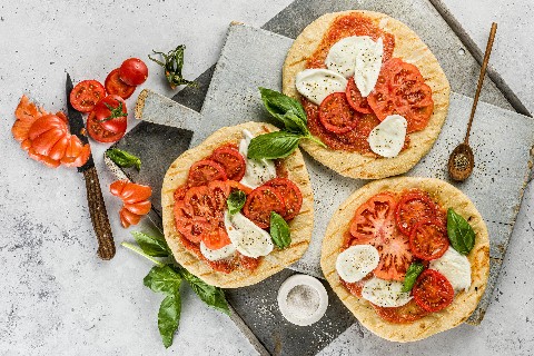 Pizza caprese au barbecue