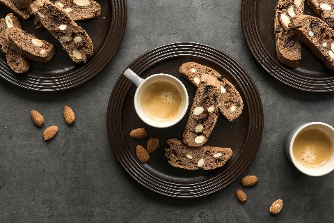 Biscotti vegani con cioccolato e cranberry