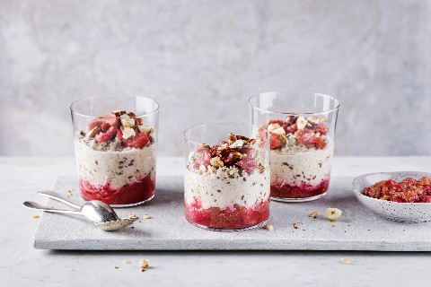 Overnight oats al rabarbaro