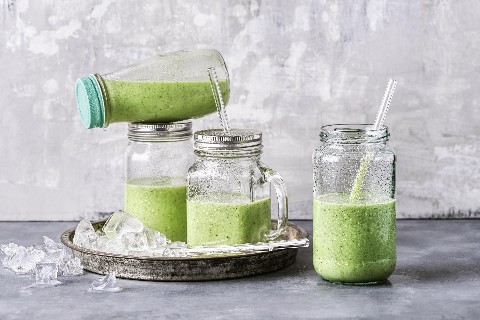 Smoothie cremoso al kiwi e alla zucchina