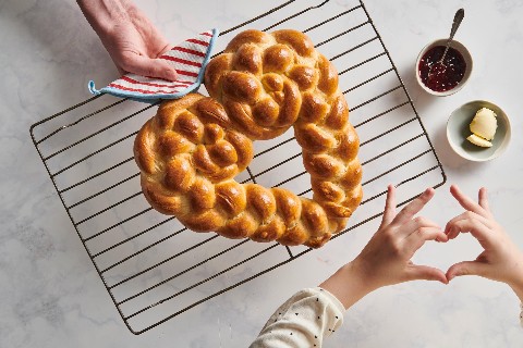 Braided bread heart