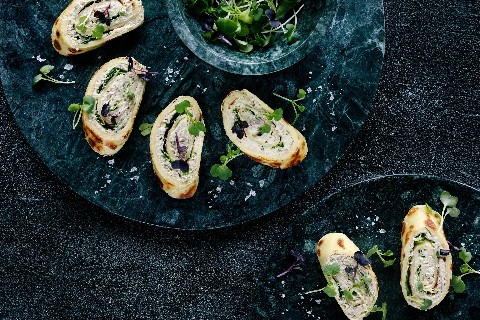 Rotolini di crespelle e tonno