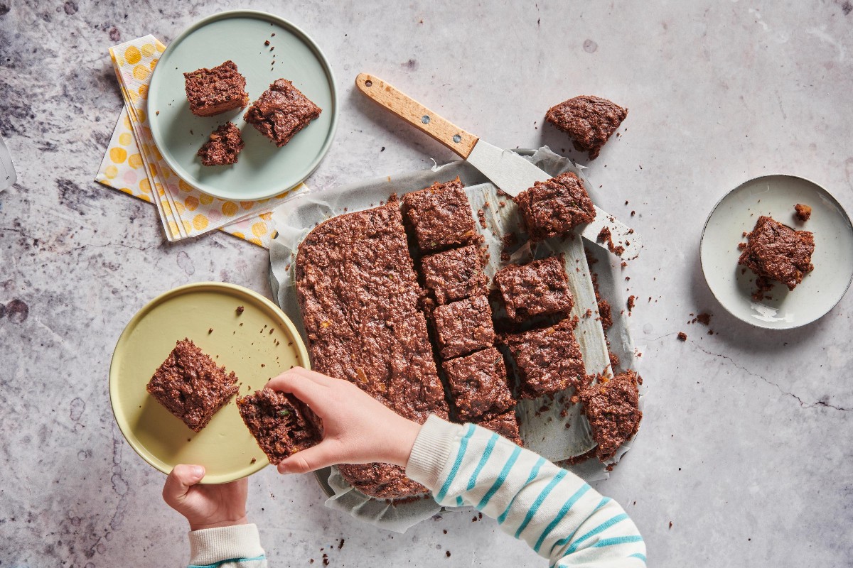 Courgette and chocolate pot squares - Recipes | little FOOBY