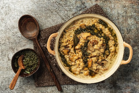 Cremiger Rollgerste-Pilz-Eintopf