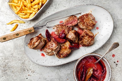 Hirschmedaillons mit Zwetschgensauce