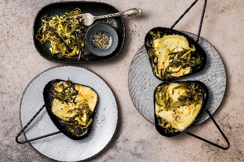 Raclette mit geschmortem Lauch