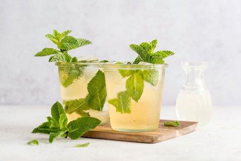 Thai-Eistee mit Grüntee